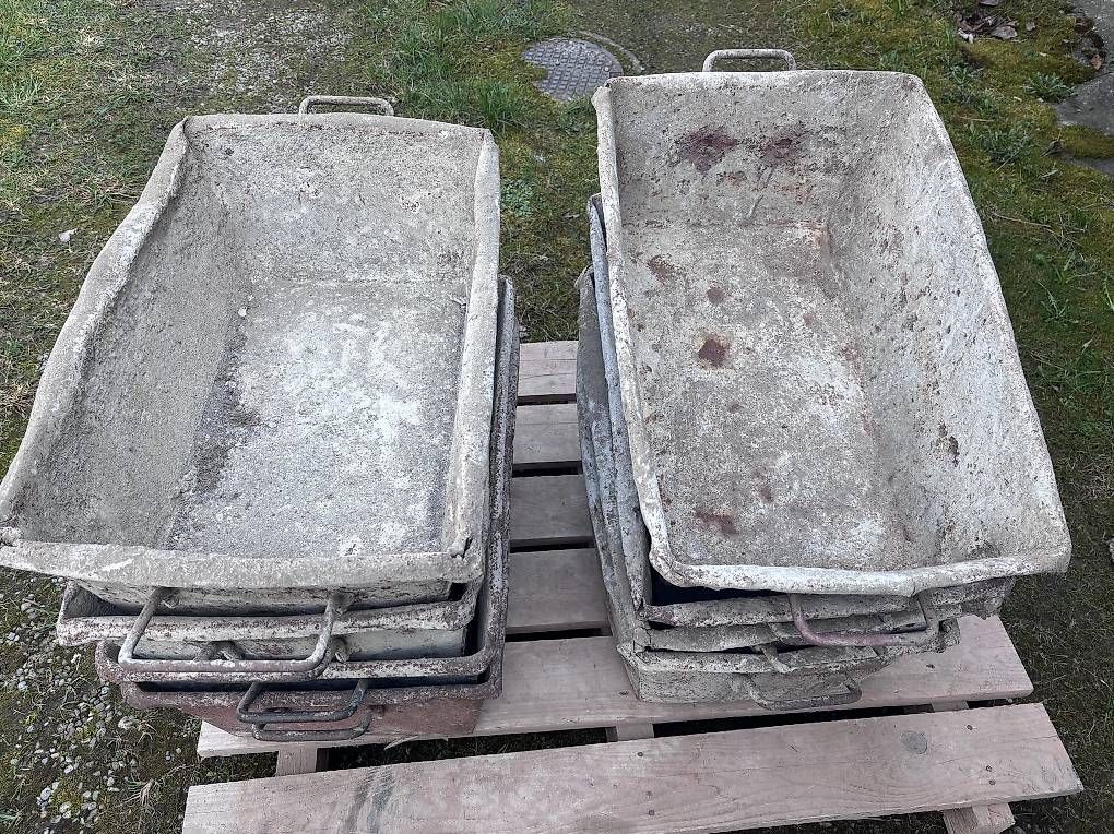 Tutti gli attrezzi: Pflastermulden Metall  – Usato da Meisterschwanden venduto da mamu22 1