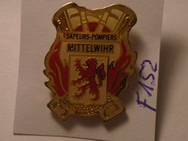 1 Sapeurs-Pompiers Mittelwihr Feuerwehr Pin (F152)