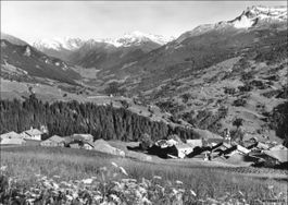 Pany GR // Dorf // 1964 // Silvretta Gotschna Casanna