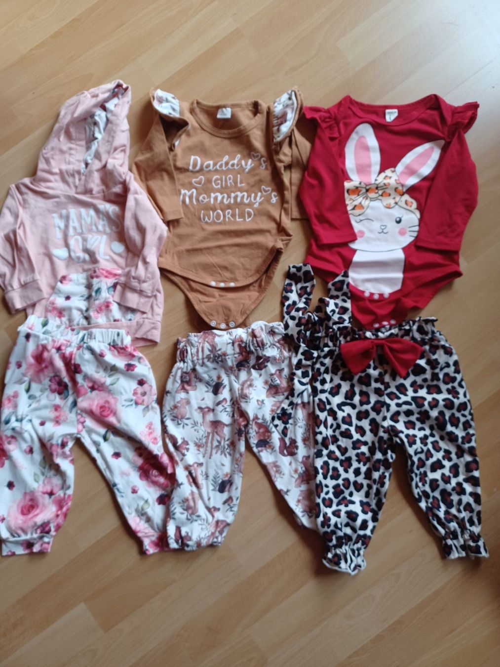 Lotti & Set di vestiti: 39 teiliges Mädchen Kleiderpaket 74 – Usato da Matt venduto da Remonso 5