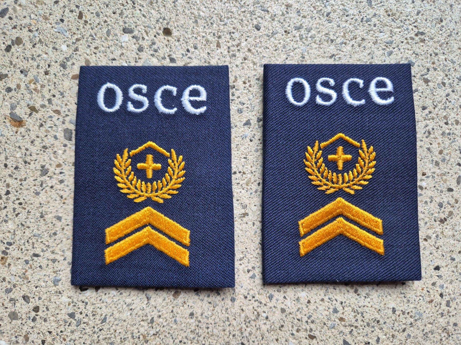 Schweizer Armee Placchette & Badge: Gradabzeichen Patten Set Feldweibel OSCE – Nuovo e nell'imballaggio originale da Riedholz venduto da fr_sIruP