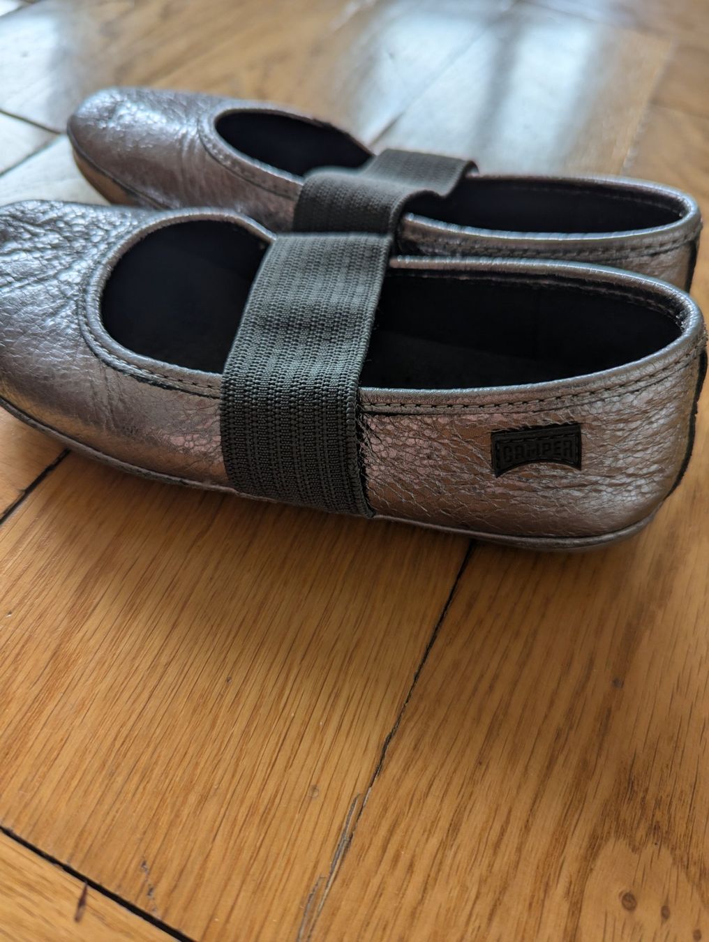 Camper Scarpe per ragazze: Chaussures Camper Right, taille 28 – Usato da Lausanne venduto da api_xv5m 2