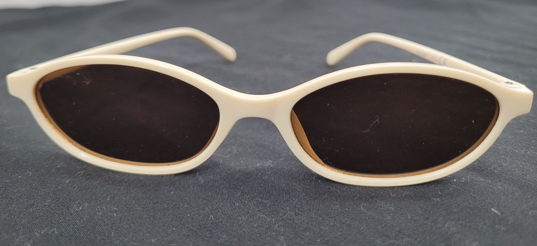 Occhiali & Lenti: lunettes de soleil blanche – Usato da Lausanne venduto da PlusValue_Lausanne