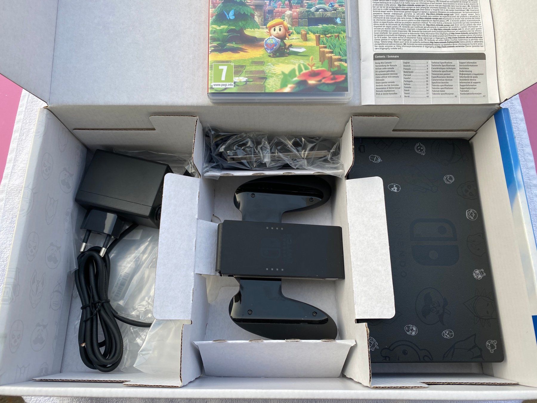 Nintendo Konsolen: Nintendo Switch - Fortnite Special Edition – Gebraucht aus Zufikon von  3