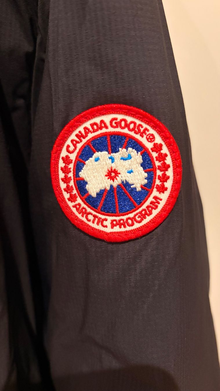 Canada Goose Vestes: Authentic Canada Goose Lodge Down Jacket - Black - Size 3XL – D'occasion à Riehen par CHSeller112 3