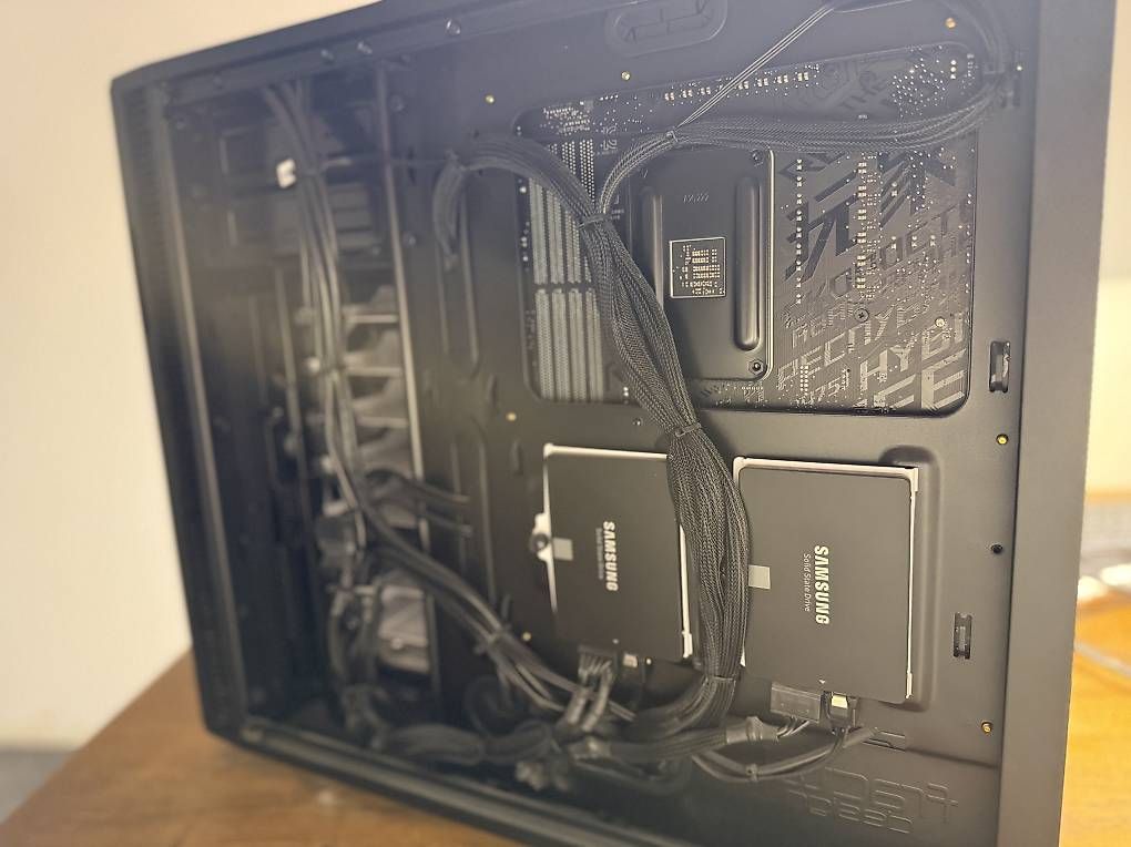 PCs: Workstation mit 128GB (!) RAM & 32" Bildschirm – D'occasion à Frauenfeld par fil_9t6t 3