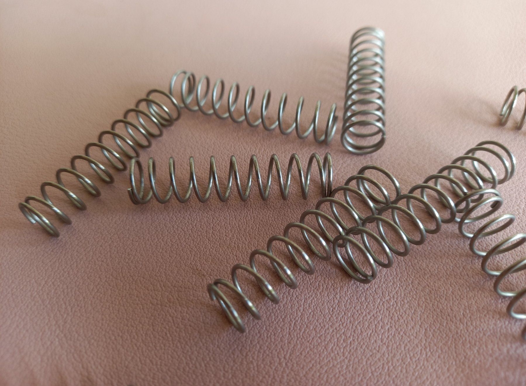 Eisenwaren: 100x Kompressionsfeder Edelstahl 8x40mm - Ressort en inox – Neu (gemäss Beschreibung) aus Bussigny von NATURALO 3