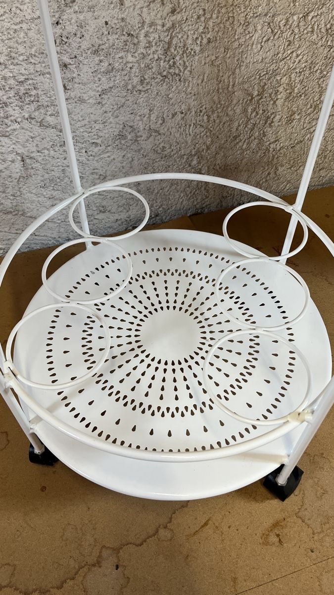 Carrelli di servizio: Servierwagen / Beistelltisch weiss mit Rollen – Usato da Winterthur venduto da flip2008 2