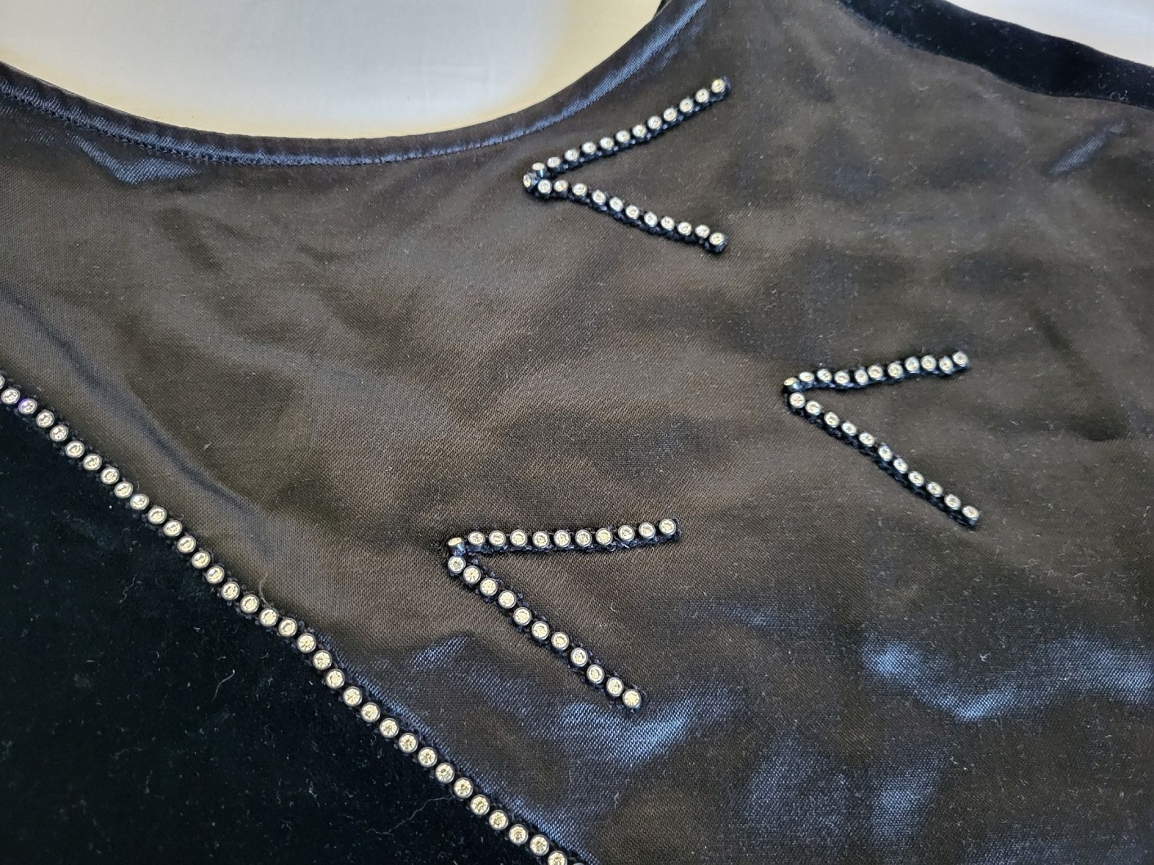Vestiti: Elegantes Vintage '70-'80 Samtkleid schwarz – Usato da Zürich venduto da sahaara01 3