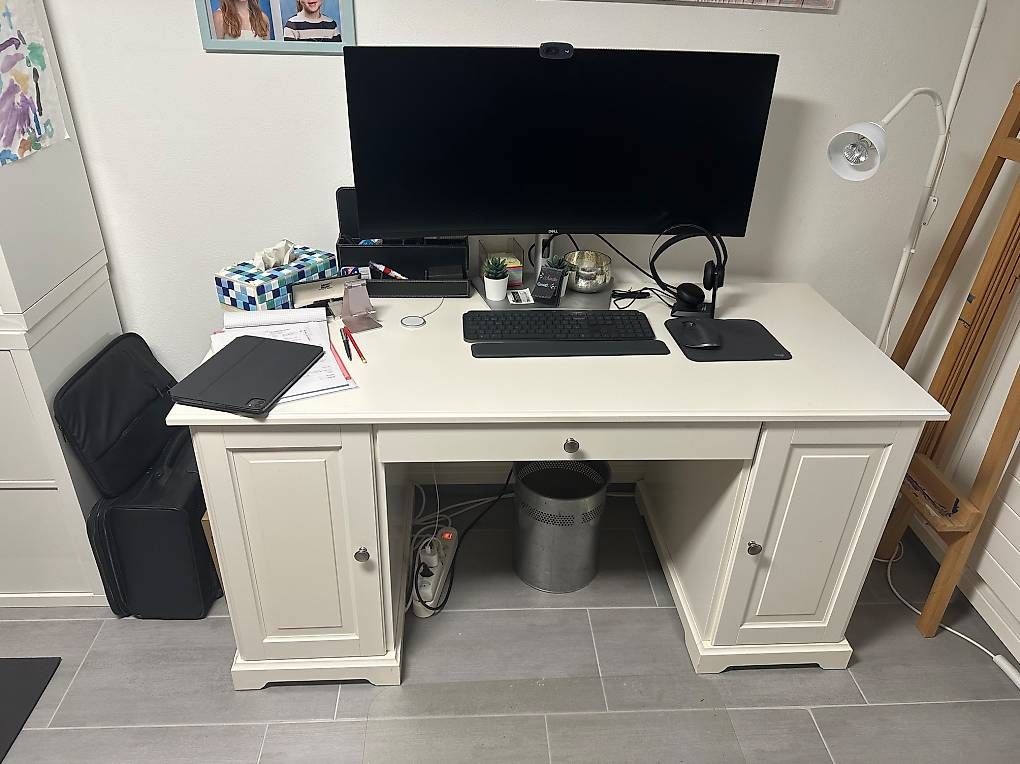 Scrivanie: Bürotisch weiss / Ikea – Usato da Bonstetten venduto da TaylorD