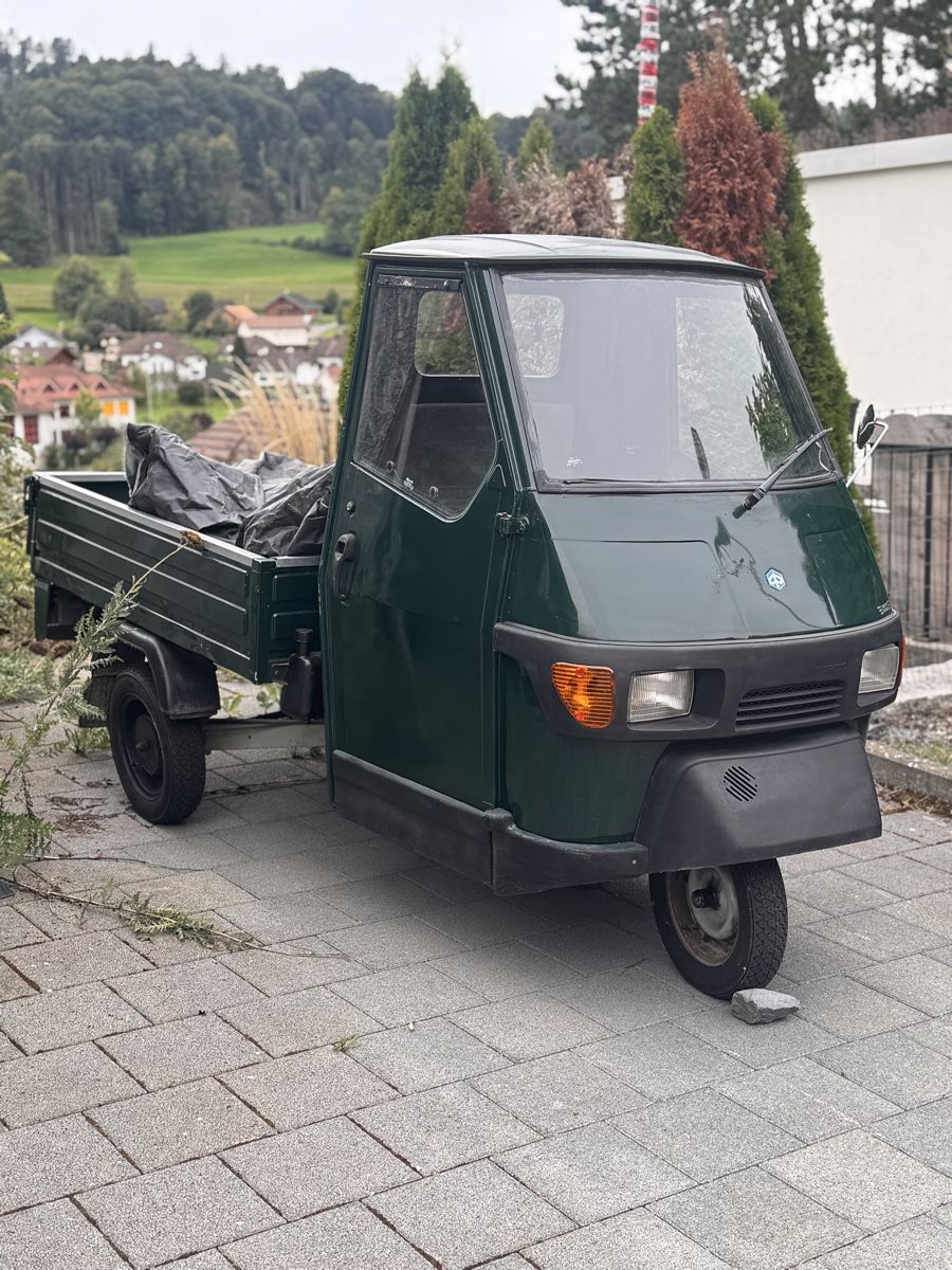 A tre ruote: Piaggio Ape 50 – Usato da Schöftland venduto da Fabrinu 1