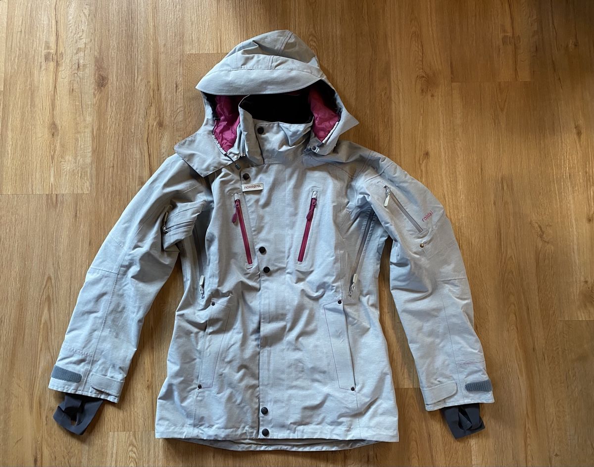 Norrøna Giacche: Norrona Roldal GTX Jacke, Gr. M – Usato da Matten (St. Stephan) venduto da pippi1angstrumpf