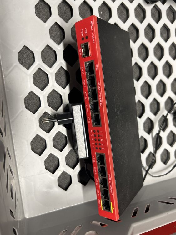 MikroTik rauterbord RB2011LS-IN (Gebraucht) in Beringen für CHF 5 – mit ...