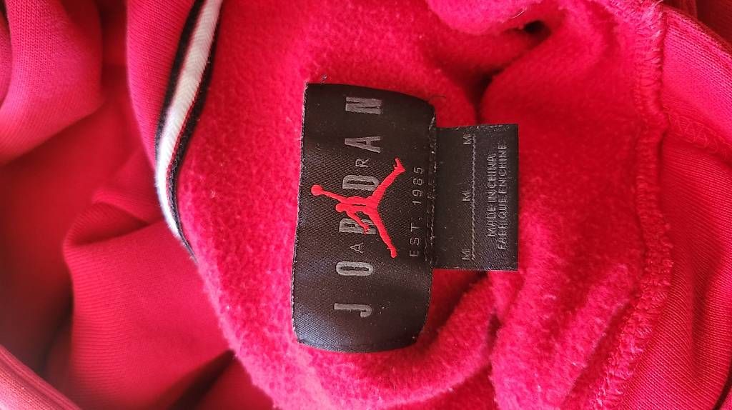 Pullover & Sweatshirts: Pull Hoodie Air Jordan Rouge  – Gebraucht aus Denges von sim_pt5w 1