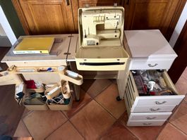 Bernina – Machine à coudre vintage + grand meuble de couture