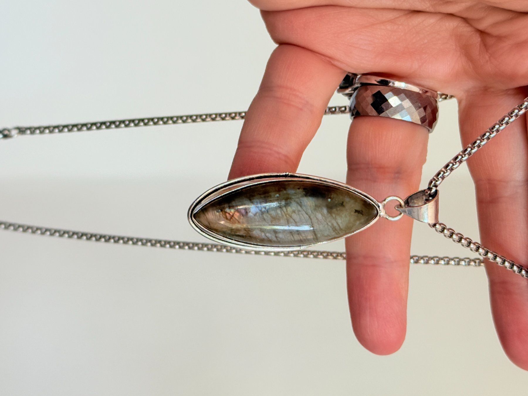 Ketten: Collier labradorite  - Élégance discrète ❄️ – Neu und originalverpackt aus Genève von AWWA 6