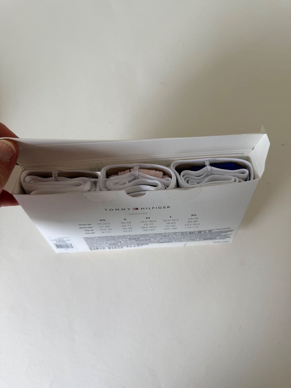 Tommy Hilfiger Altra biancheria intima: TOMMY HILFIGER, String, Grösse L, 3 Stück – Nuovo e nell'imballaggio originale da Rudolfstetten venduto da gst_g7xl 3