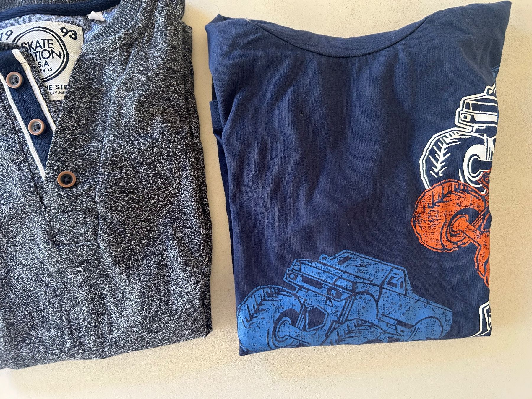 Lotti di vestiti: 3 Langarmshirts/Pullover Baumwolle Gr. 134/140 – Usato da Rorschacherberg venduto da Svebe 2