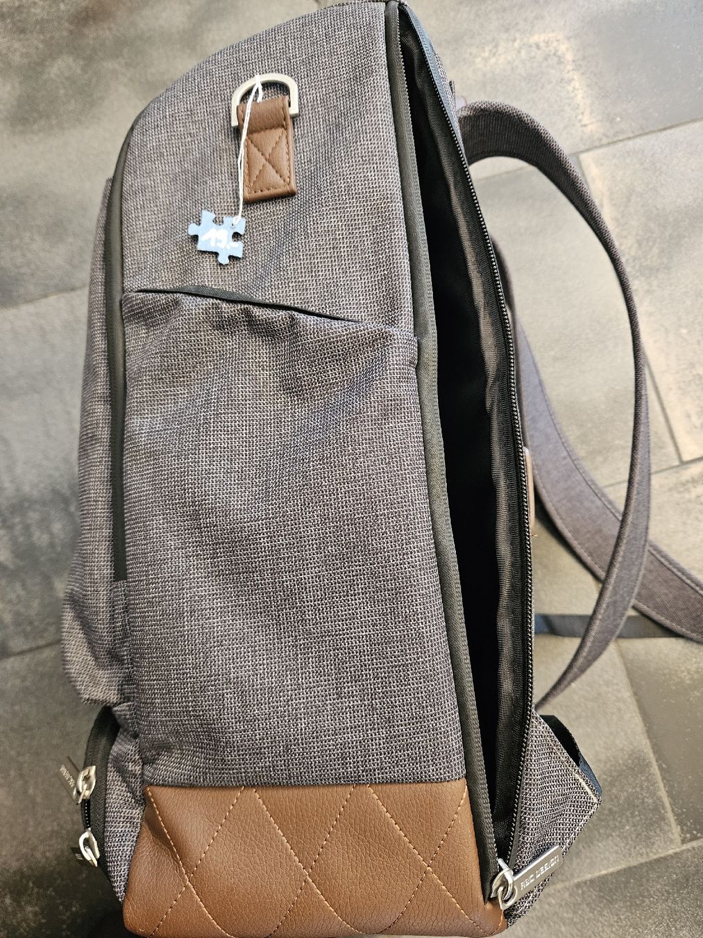 Zaini: ABC Design Rucksack Grau unbenutzt    – Nuovo (secondo la descrizione) da Ormalingen venduto da nomolnoi 3