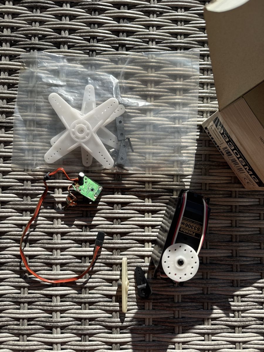 Futaba Modellismo RC: RC FUTABA Servo Large Model, S3306MG – Difettoso da Buttikon SZ venduto da Micha1307 3