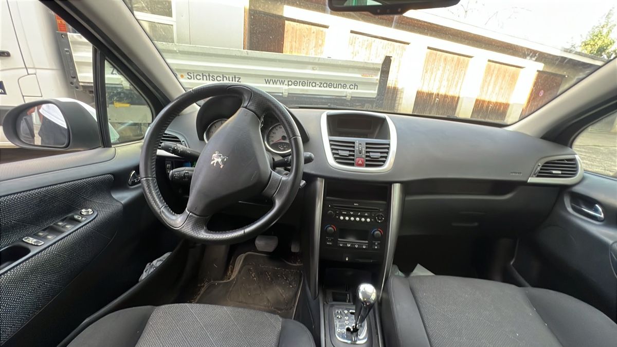 Peugeot Automobili: Peugeot 207 1.6i 16V – Difettoso da Mettmenstetten venduto da lbr_vr5d 7