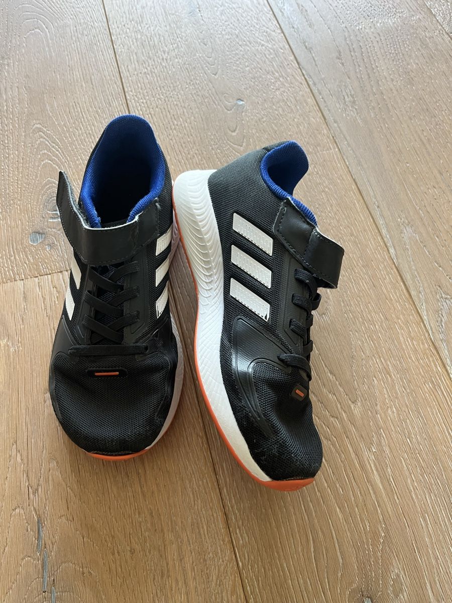 Adidas Scarpe per ragazzi: Turnschuhe Adidas Grösse 35 – Usato da Aarburg venduto da cha_6t8j 1