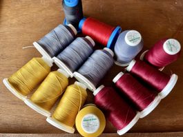Overlock Pauschgarn Madeira Aeroflock 5 Farben/14 Stück
