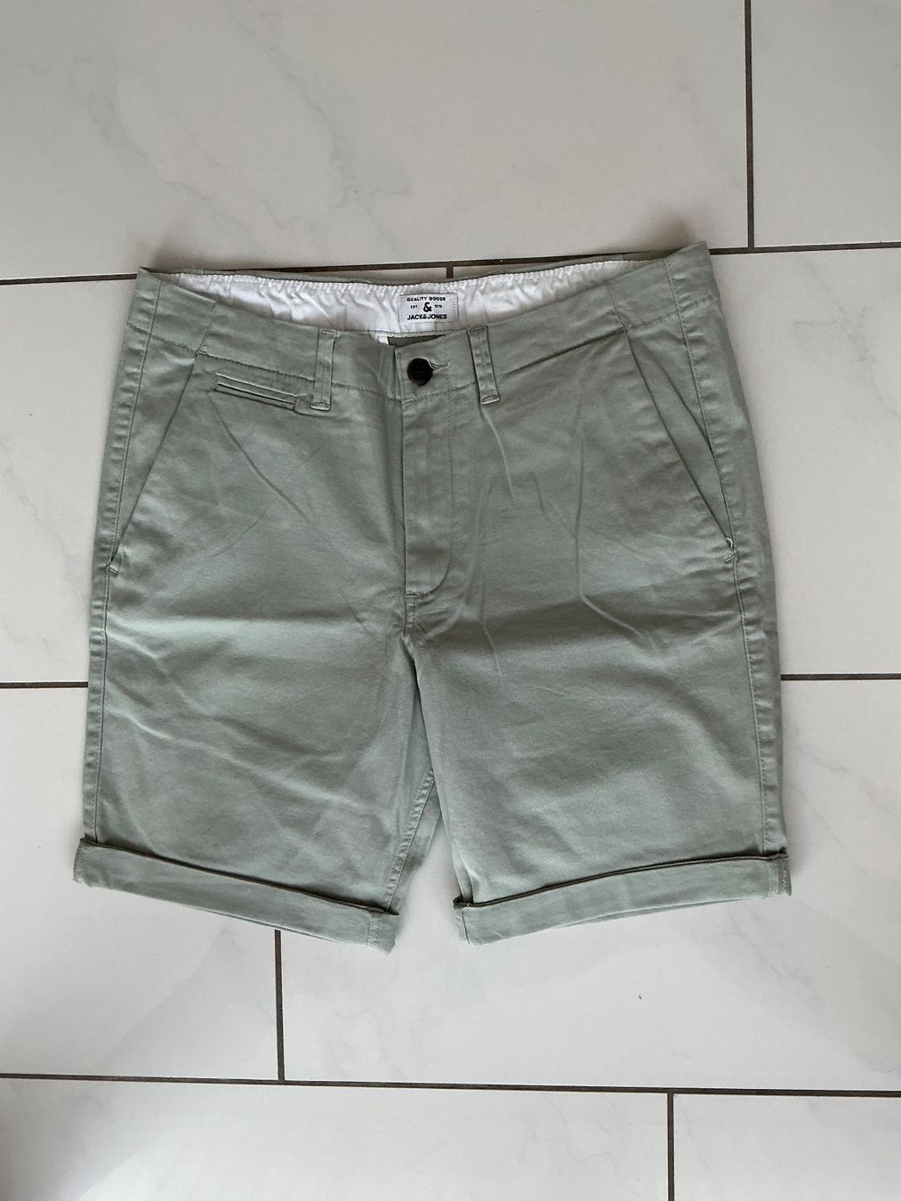 Jack & Jones Pantaloni: Neue Shorts Gr.M Jack&Jones Gr.M – Nuovo e nell'imballaggio originale da Biel-Benken BL venduto da Sahra1