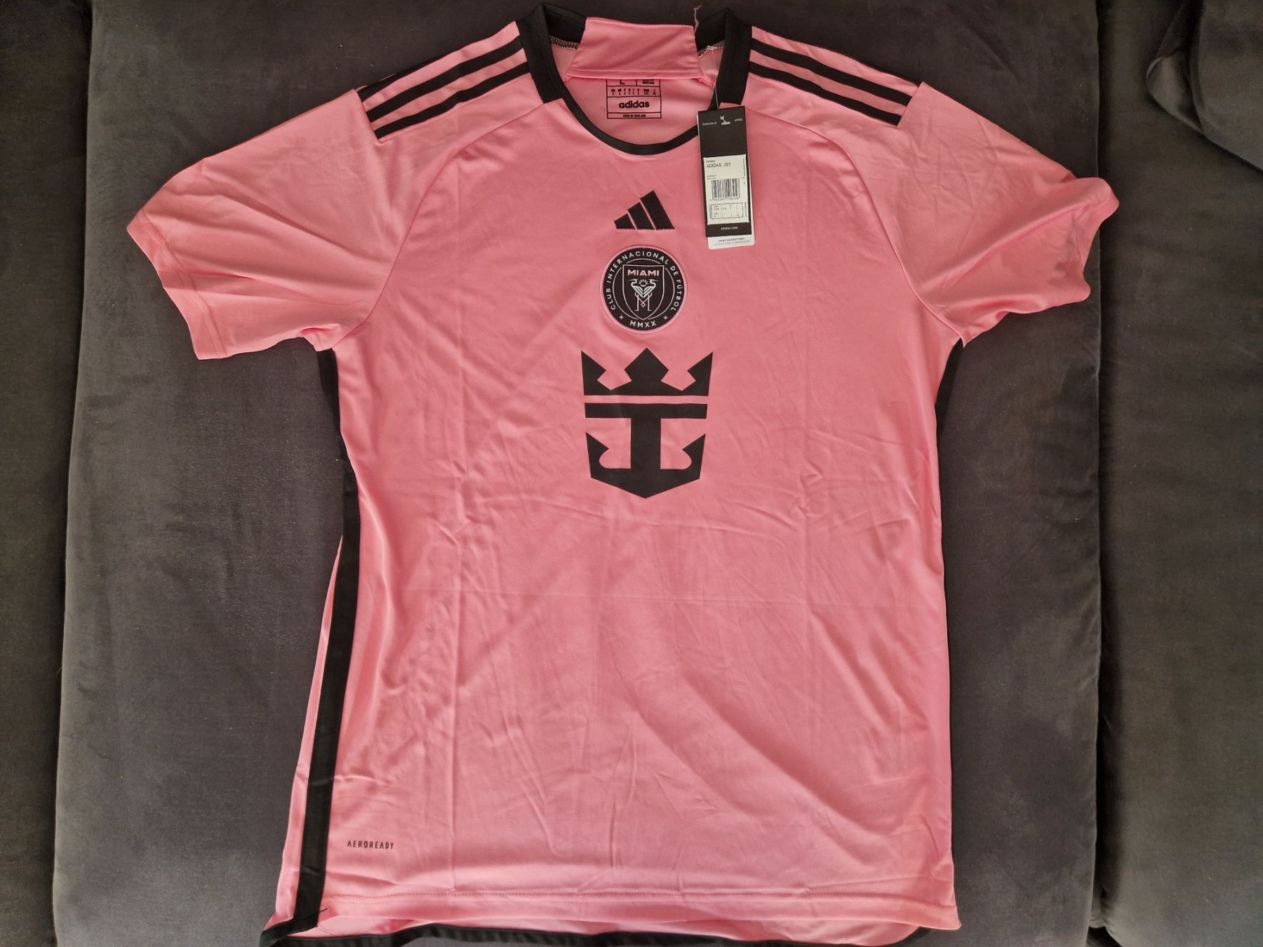Adidas Canottiere & Pantaloni: Maillot Inter Miami Neuf Adidas – Nuovo e nell'imballaggio originale da Villars-sur-Glâne venduto da Mark_988