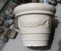 grosser weisser Blumentopf