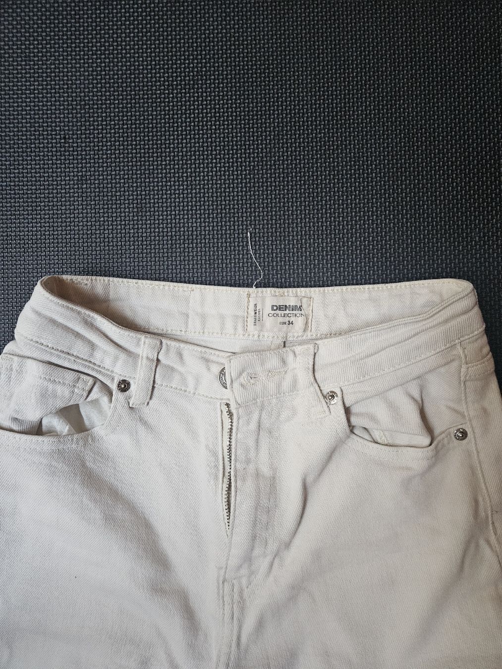 Tally Weijl Jeans: Weisse Jeans – D'occasion à Unterseen par Panini56 1