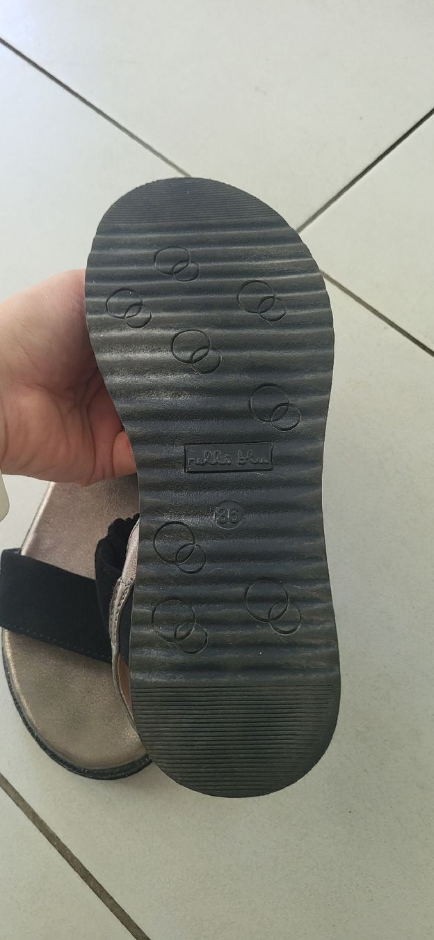 Scarpe per ragazze: Leder Sandalen Gr.36 – Usato da Thierachern venduto da Anastasia123 1