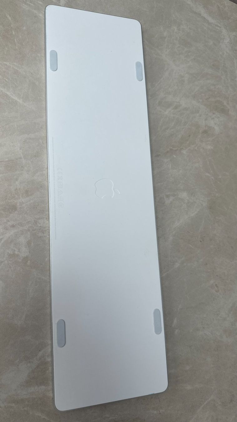Apple Tastiere: Apple Magic Keyboard mit Touch ID & Ziffernblock – CH Layout – Usato da Schwarzenberg LU venduto da Anita_Castelli 1