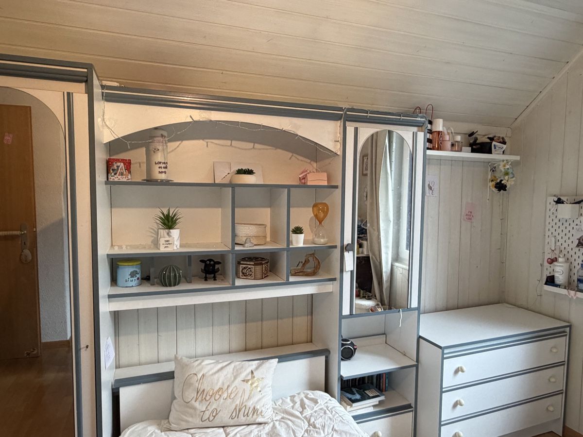 Letti: Ensemble chambre enfant lit bureau commode état usagé – Usato da St-Imier venduto da MMD73. 5