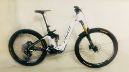 Pivot Shuttle LT