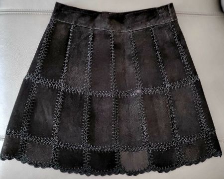 Jupe en daim, taille S.
