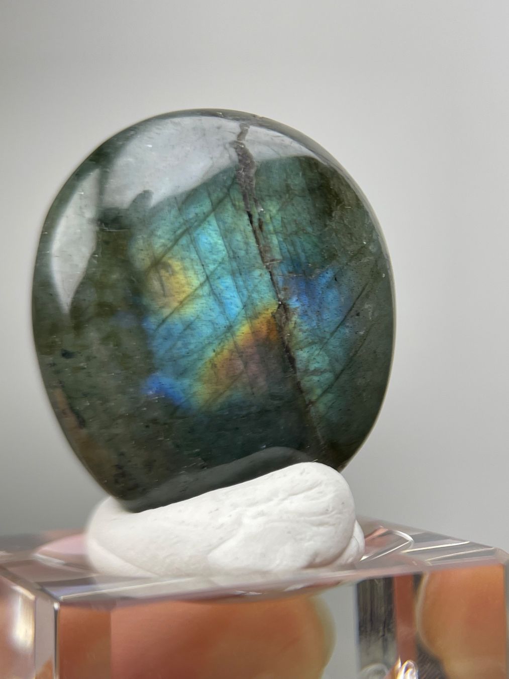 Minerali & Pietre curative: Labradorit Ca. 4cm – Nuovo (secondo la descrizione) da Schiers venduto da sisikristall