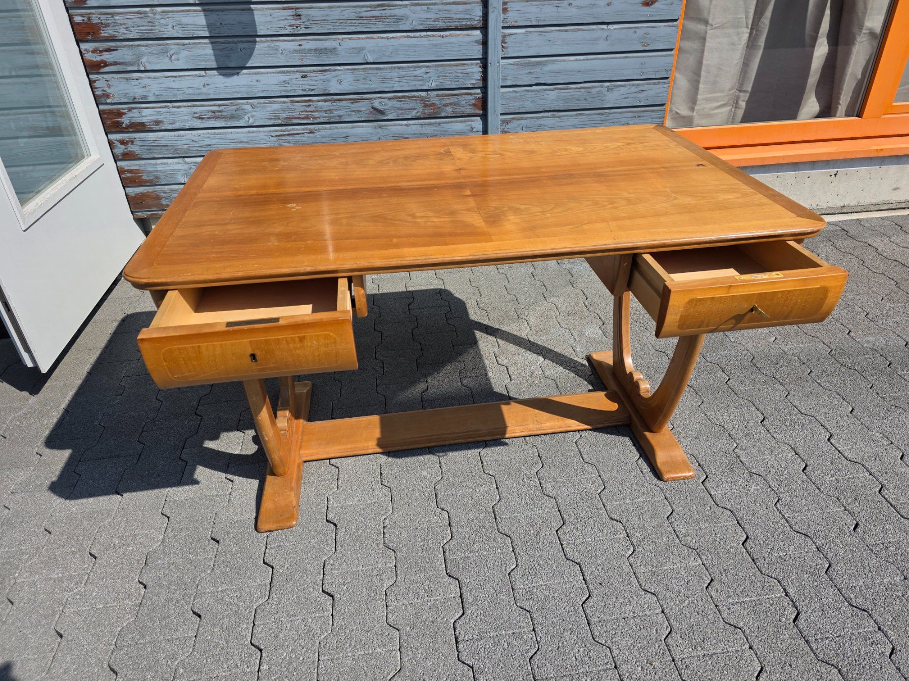 Tische: Vintage Holz Tisch Jugendstil oder Art Deco – Gebraucht aus Walterswil BE von Lonitti 1