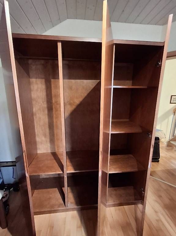 Armadi: ARMOIRE AVEC PENDERIE 3 PORTES – Usato da Villeneuve FR venduto da gra_v7vj 2