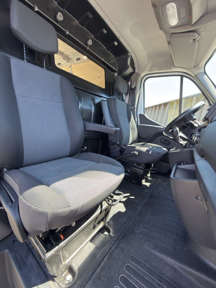 Renault Nutzfahrzeuge: Renault Master L3H2 Transporter - 88000km – Gebraucht aus Sempach von ADR1AN0 3