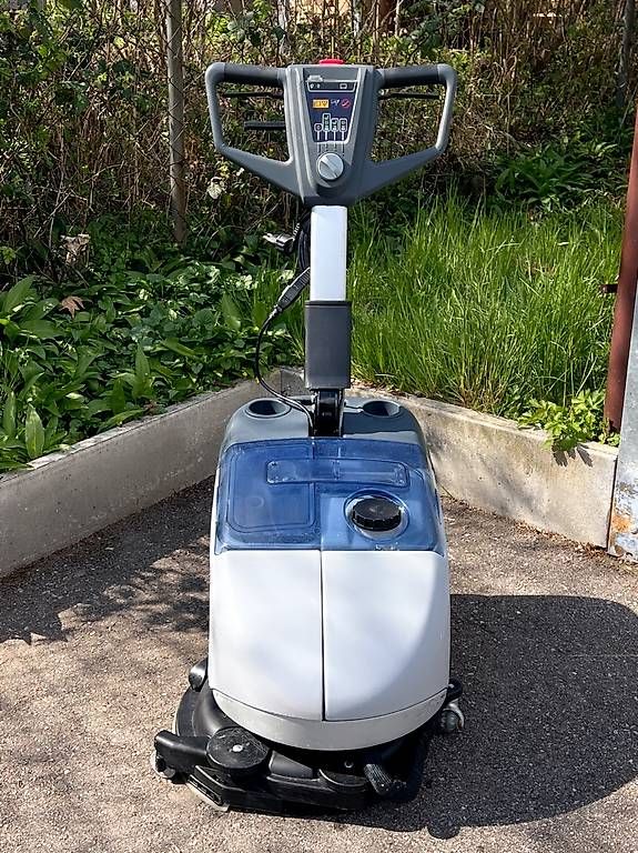 Tutte le macchine: Nilfisk sc351 scheuermaschine( taski wetrok cleanfix ) – Usato da Birr venduto da Numer-01 2