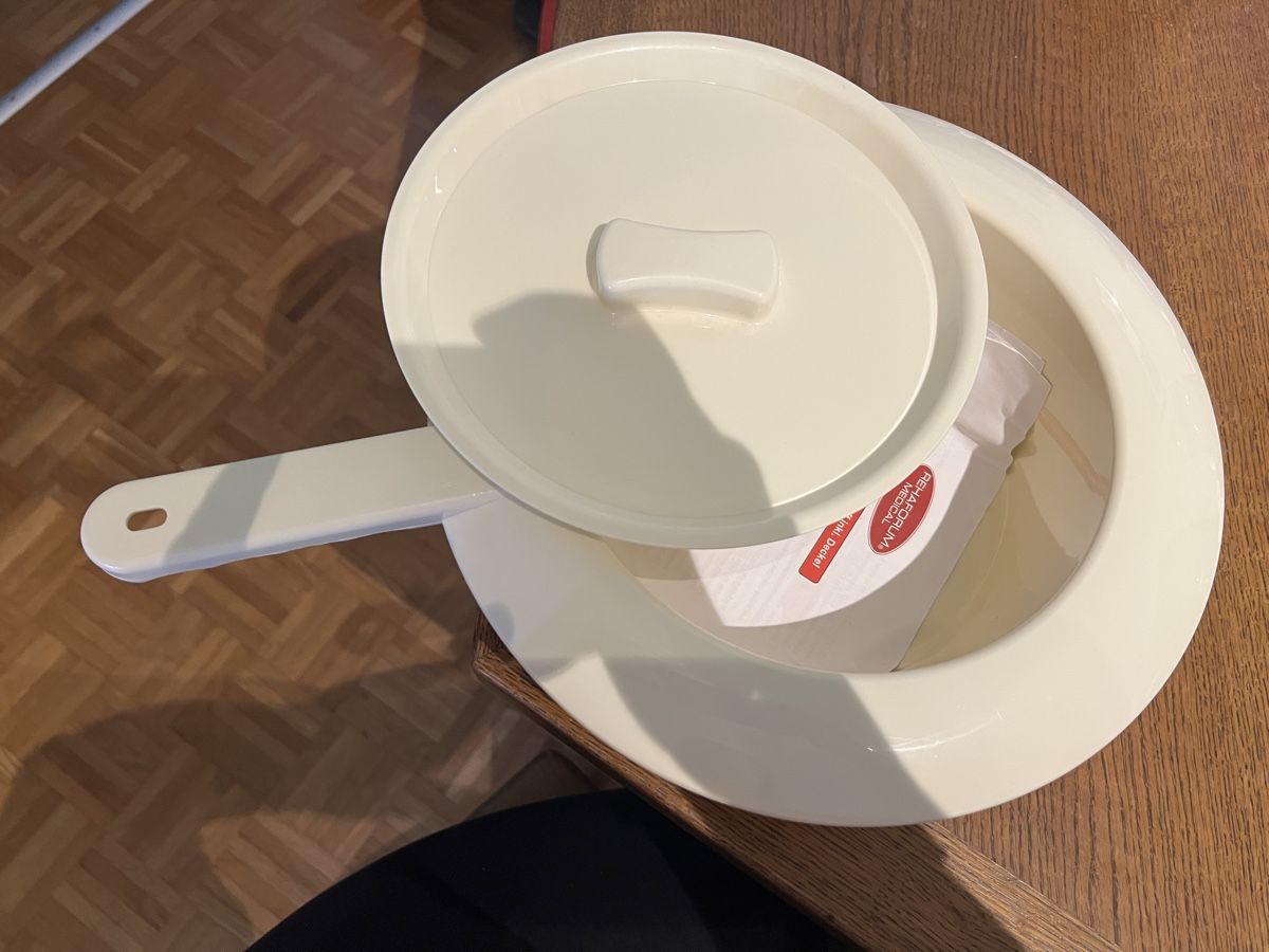 Pentole: Bettschüssel mit Deckel, creme neu, unbenutzt – Nuovo e nell'imballaggio originale da Zürich venduto da jas_75gl