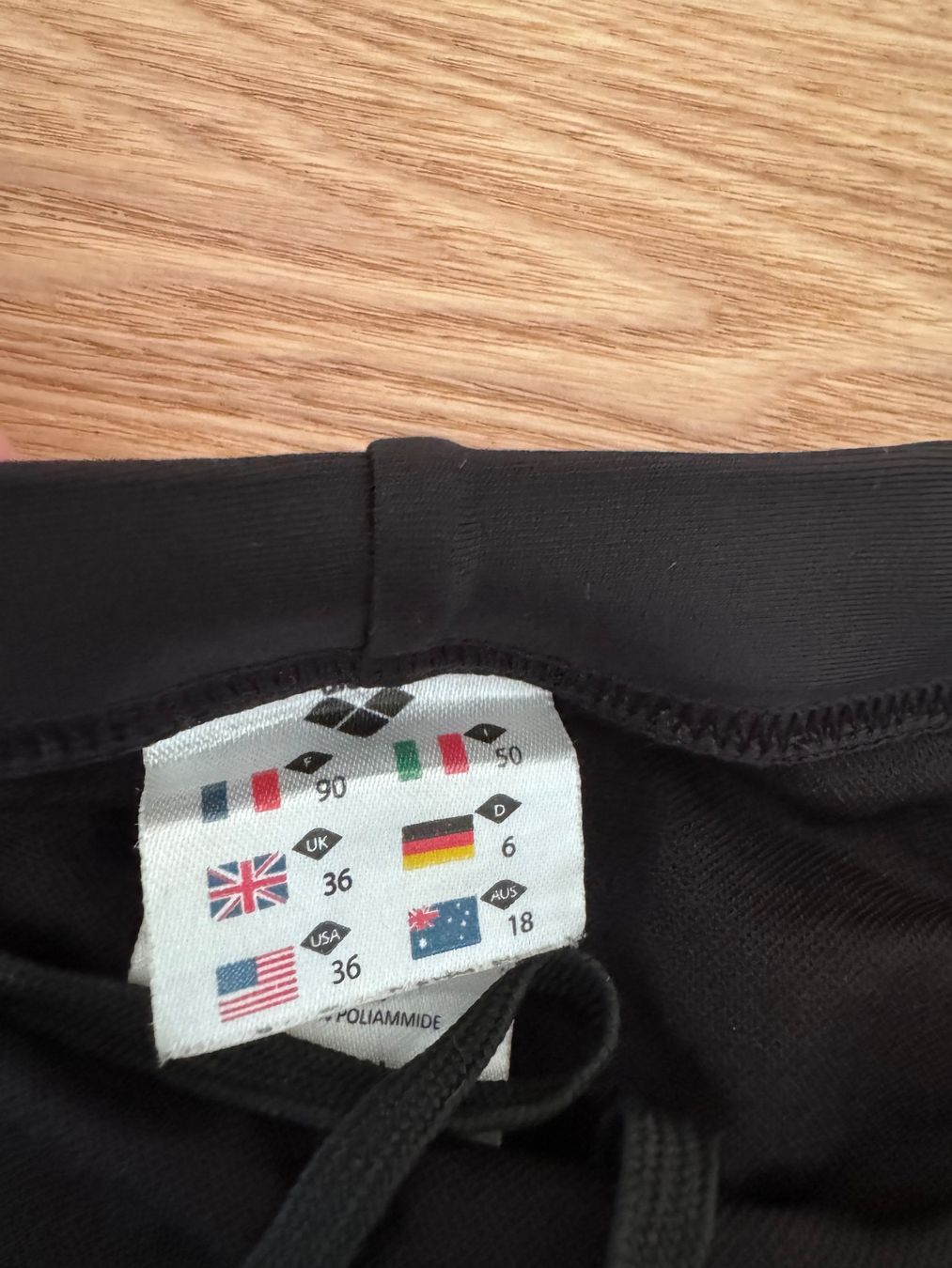 Arena Costumi da bagno: Arena Badehose, schwarz, Grösse L – Usato da Thun venduto da Dvddealer 2