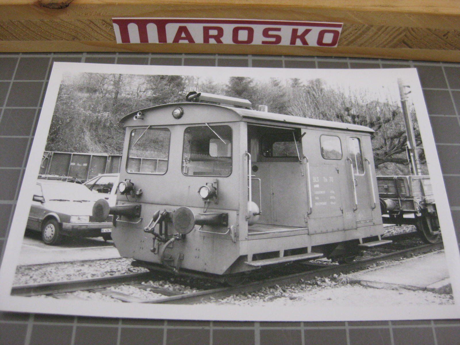Cartoline postali: Echtfoto: Gümmenen 1982, Bern Lötschberg Simplon Bahn BLS, E – Usato da Malters venduto da Marosko