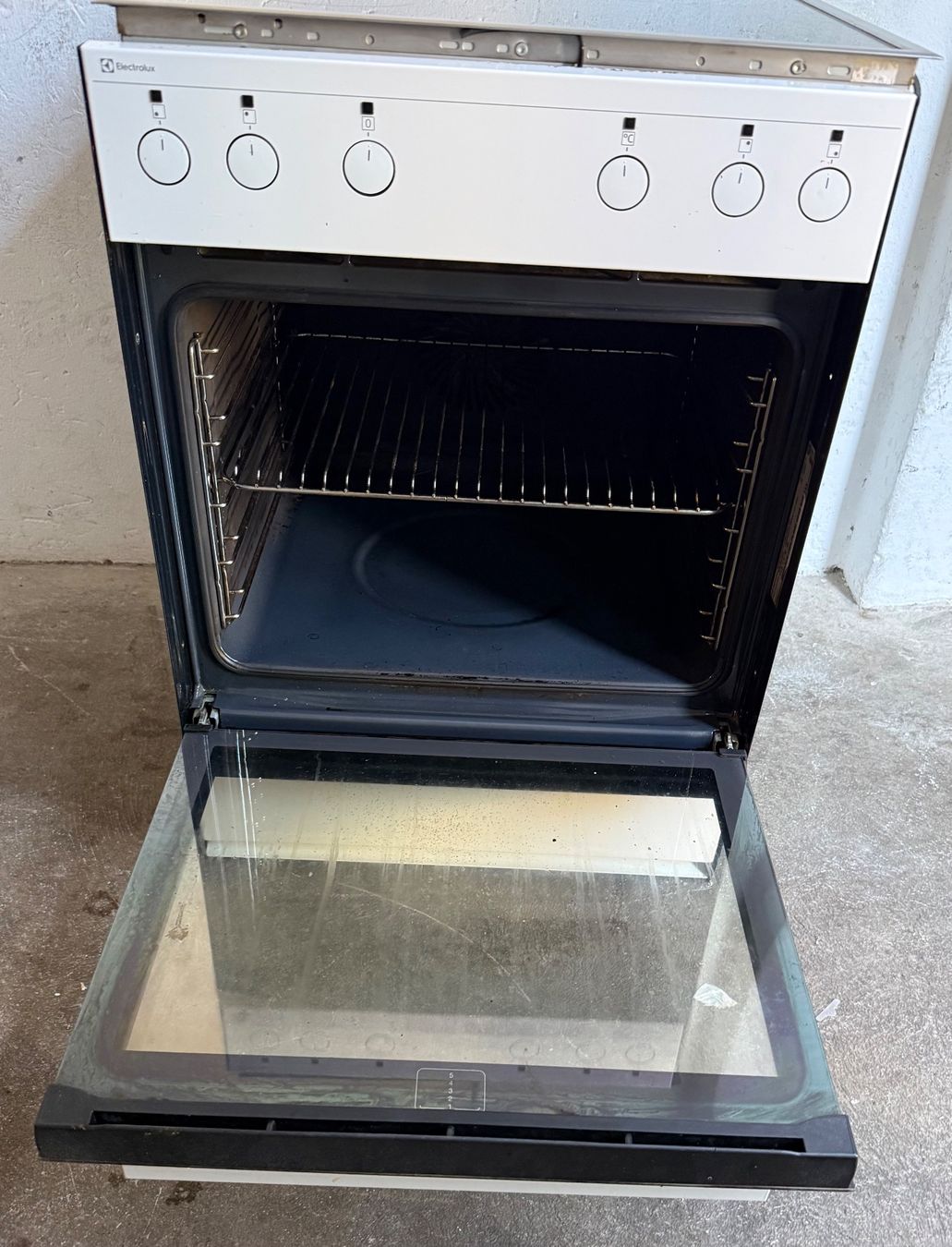 Electrolux Cuisinières: Electrolux Backofen 55cm Glaskeramik – D'occasion à Kloten par top2000 2
