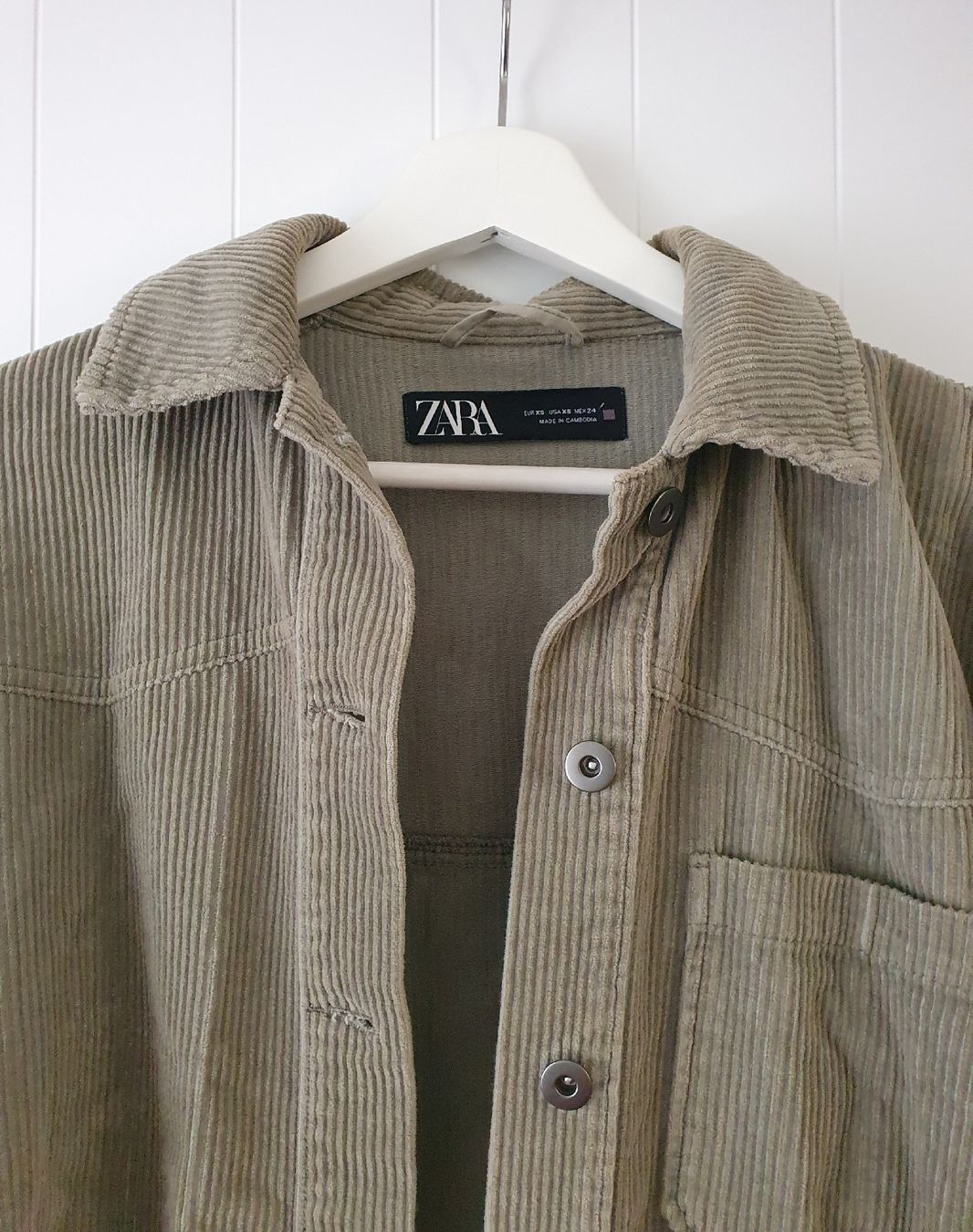 Zara Giacche: Schöne Cordjacke Khaki Oversize Zara – Nuovo (secondo la descrizione) da Wetzikon ZH venduto da FundusFuchs 1