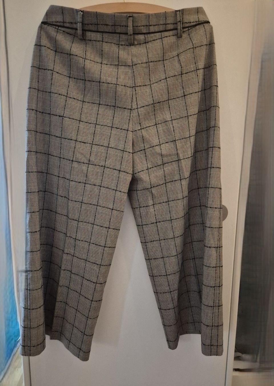 Sisley Pantaloni: 3/4 Hose von Sisley Grösse 38 – Usato da Männedorf venduto da kakischusser 3