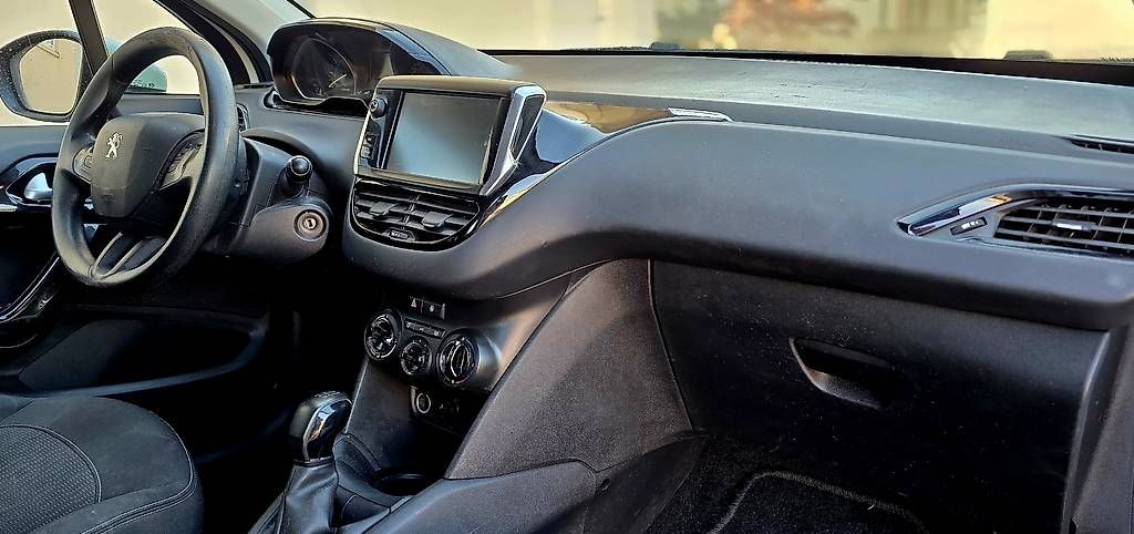 Automobili: Peugeot 208 1.2 VTi PureTech – Usato da Heiligkreuz (Mels) venduto da Beyond-Auto 5