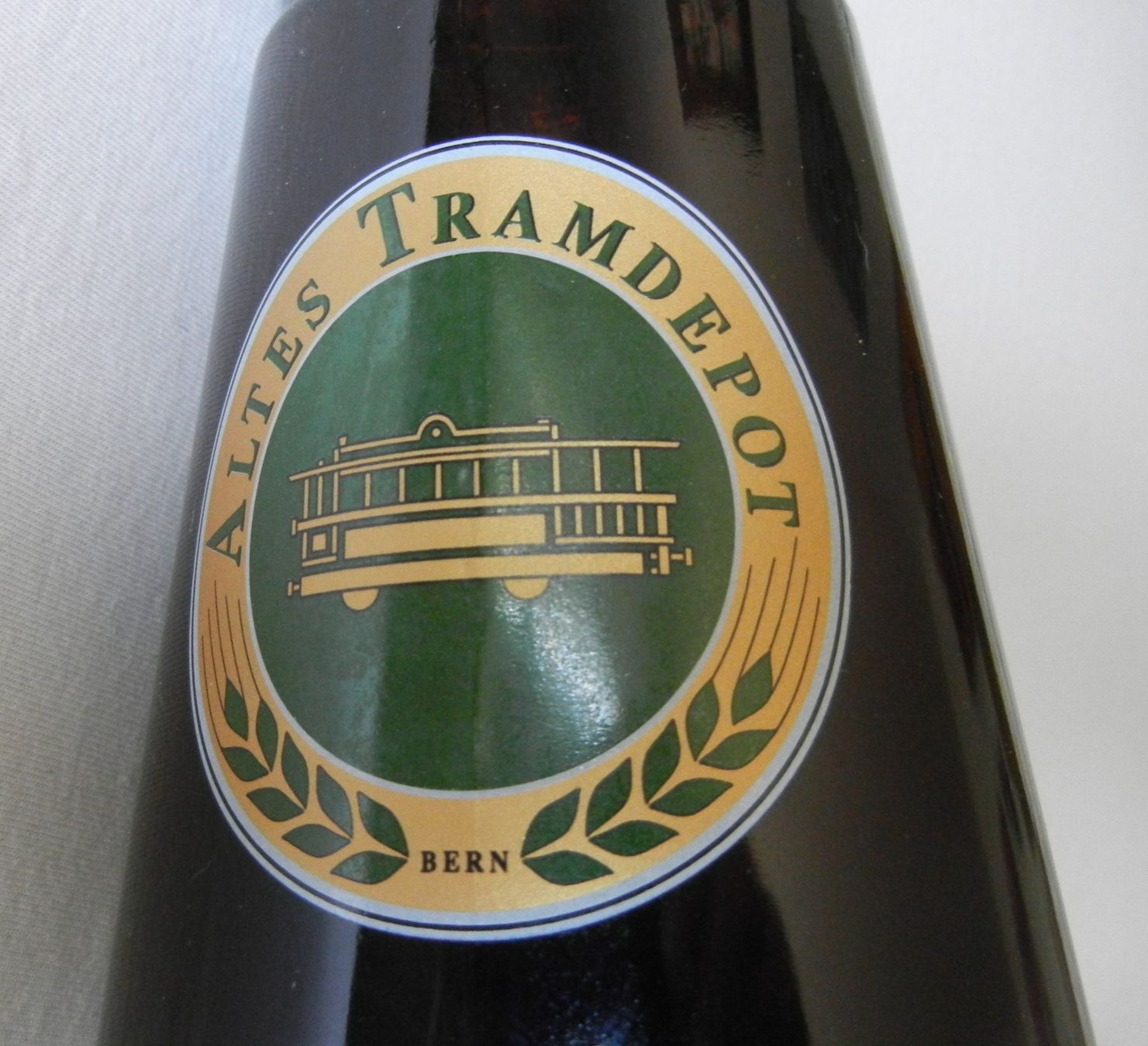 Gläser, Krüge & Flaschen: 2 LITER BIERFLASCHE TRAMDEPOT BERN – Neu (gemäss Beschreibung) aus Bern von Mekongbeach 1