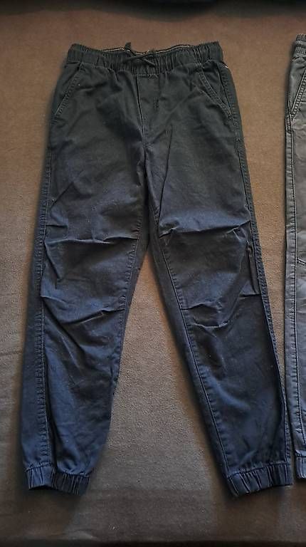 H&M Pantalons: H&M Hosen Gr.140 Jogger – D'occasion à Oberrieden par Raja011 1